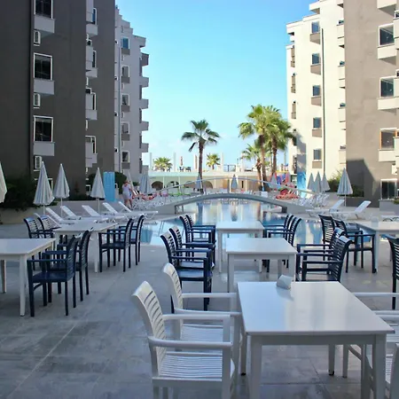 The Nora Family Club 4*